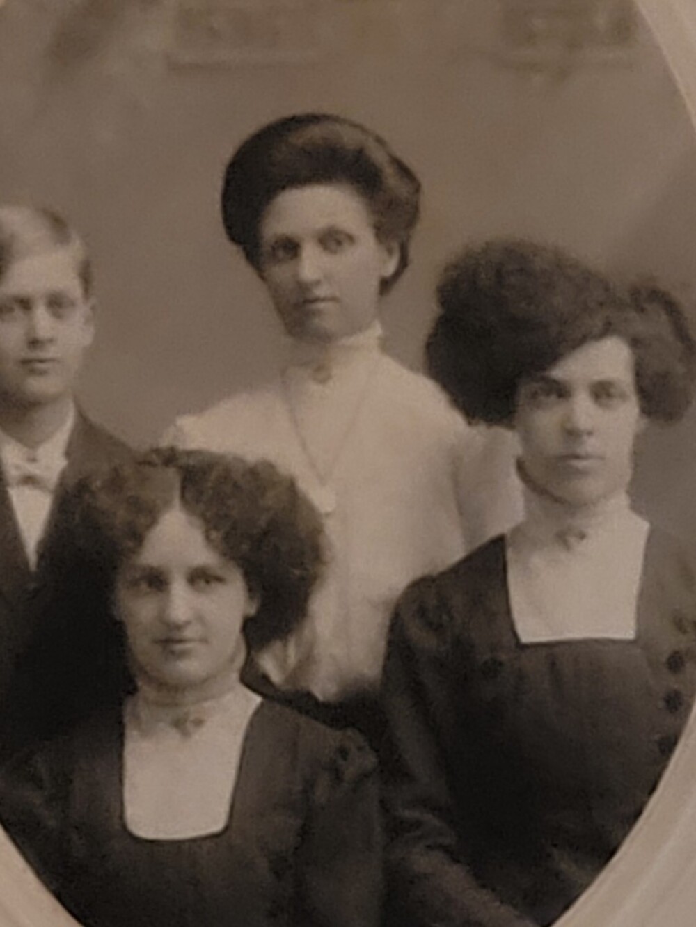 Vintage Family Portrait - Picture 2 of 3